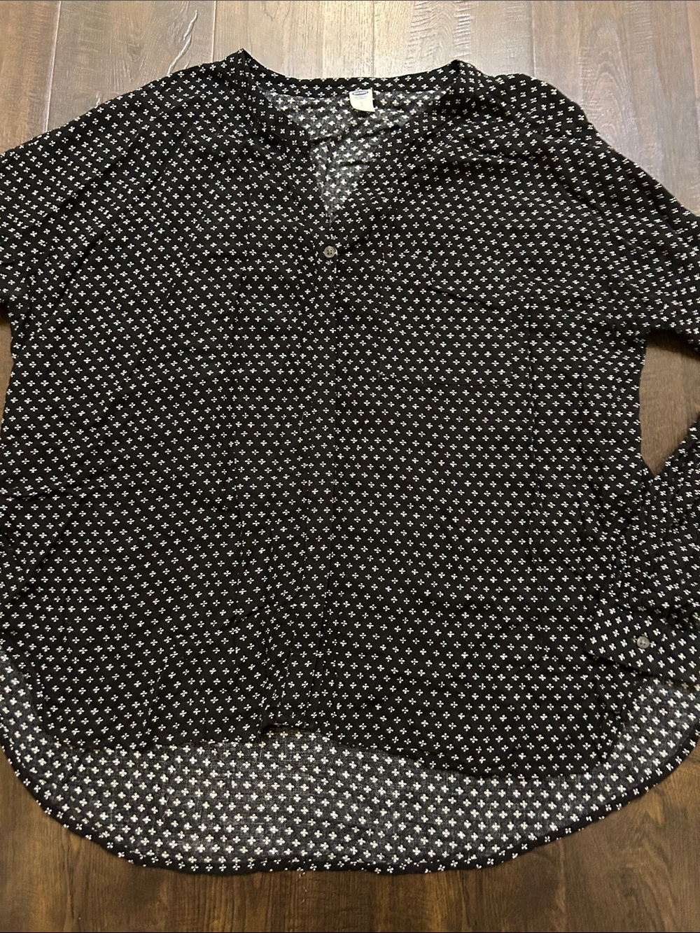 Old Navy Black & White Printed Button-Front Blouse